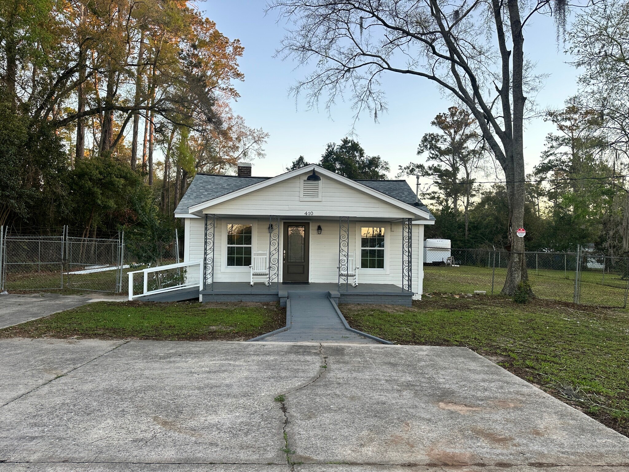 410 E Paul Russell Rd, Tallahassee, FL à louer Photo de l’immeuble– Image 1 sur 19