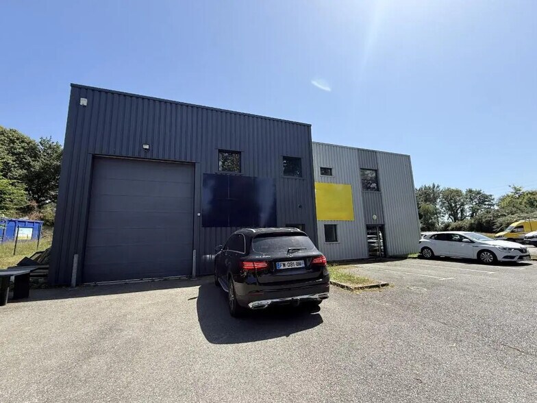 Local d’activités dans Saint-Avé à louer - Photo de l’immeuble – Image 2 sur 6