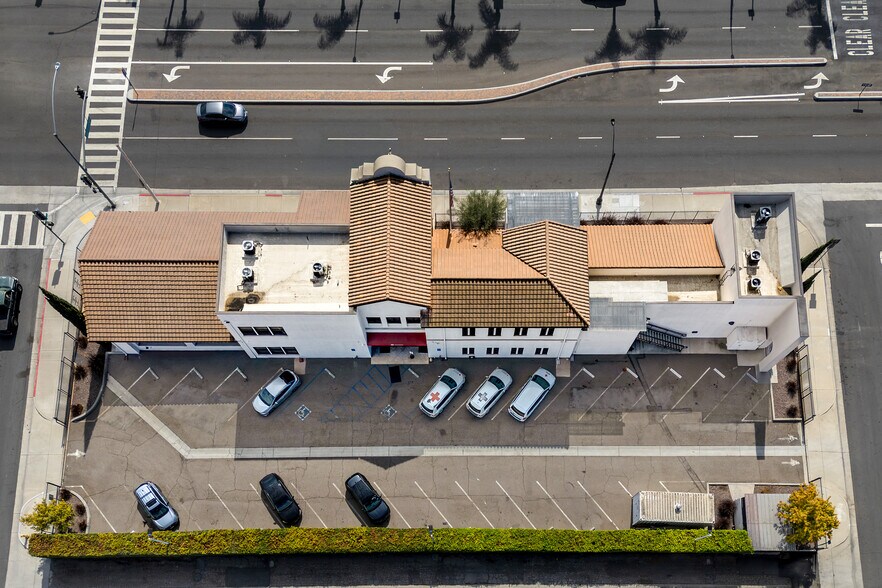 2227 S Atlantic Blvd, Commerce, CA à louer - Photo de l’immeuble – Image 2 sur 10