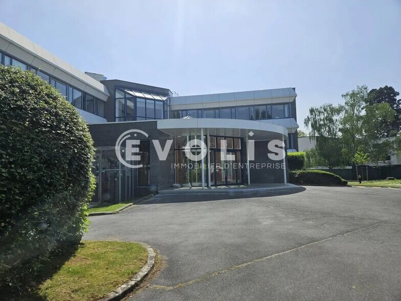 17B Avenue Des Andes, Les Ulis à louer - Photo de l’immeuble – Image 1 sur 8
