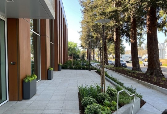520 Almanor Ave, Sunnyvale, CA à louer Photo de l’immeuble– Image 1 sur 3