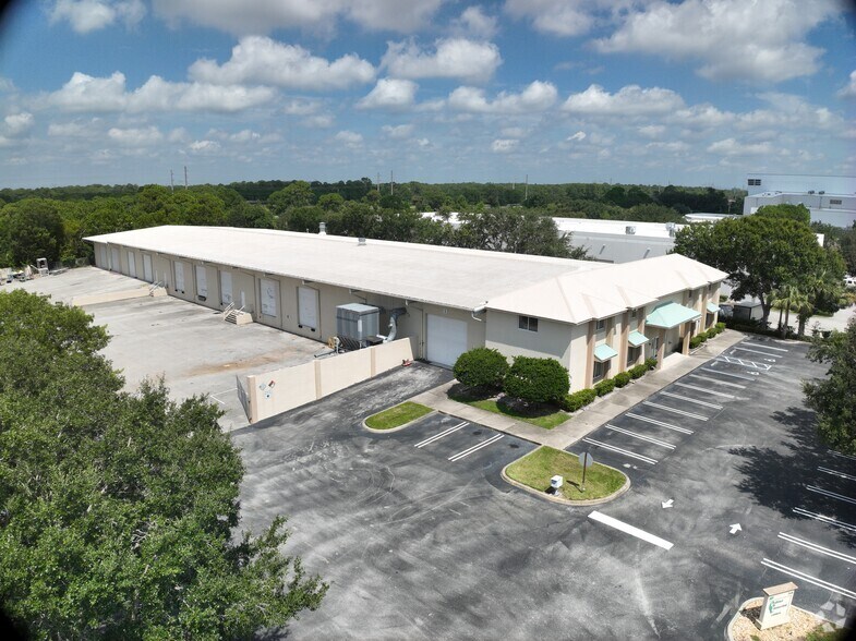 740 NW Enterprise Dr, Port Saint Lucie, FL à louer – Image 2 sur 34