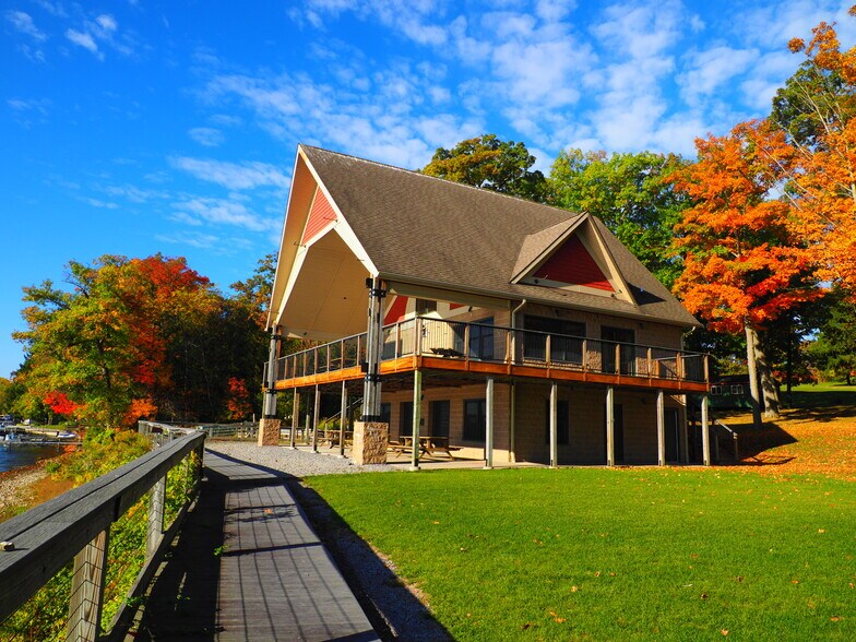 6853 W Lake Rd, Silver Springs, NY à vendre - Photo de l’immeuble – Image 2 sur 12