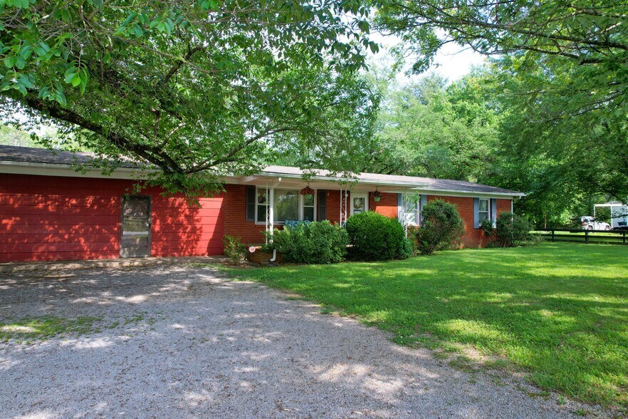 131 Kingwood Ln, Rockvale, TN à vendre - Photo de l’immeuble – Image 2 sur 9