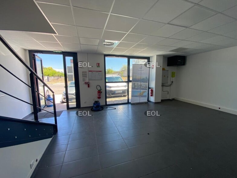 Local d’activités dans Gignac-la-Nerthe à louer - Photo intérieure – Image 2 sur 4