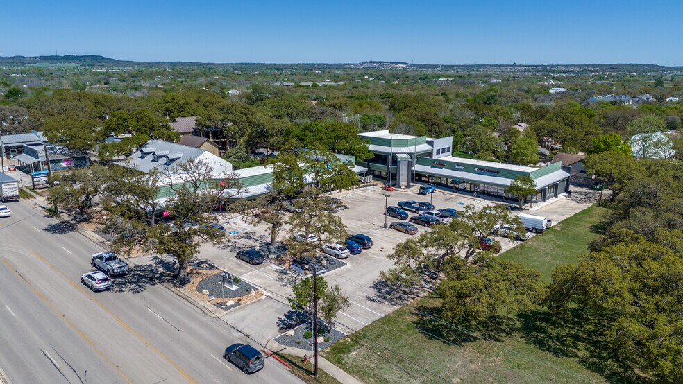 1201 S Main St, Boerne, TX à louer - Photo de l’immeuble – Image 3 sur 12