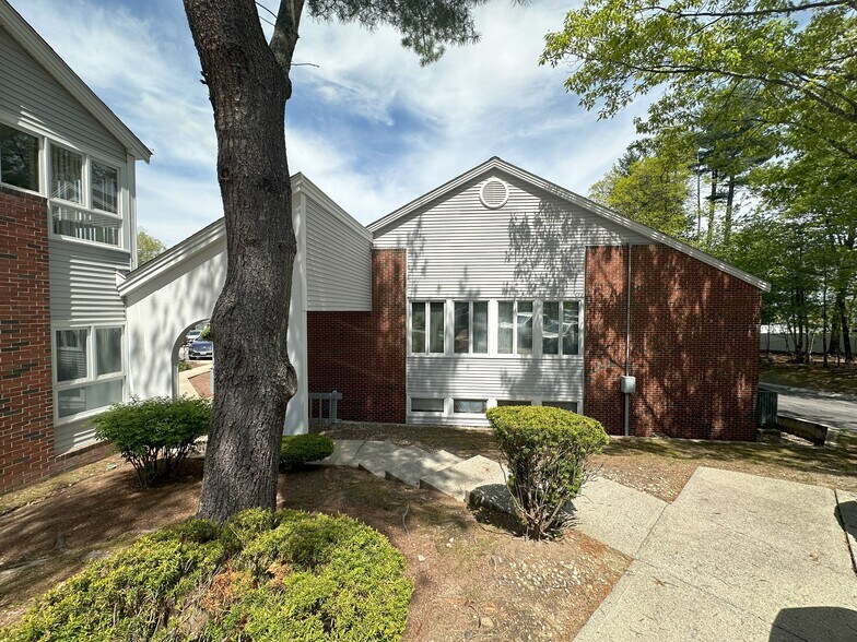 74 Northeastern Blvd, Nashua, NH à vendre - Photo de l’immeuble – Image 2 sur 56