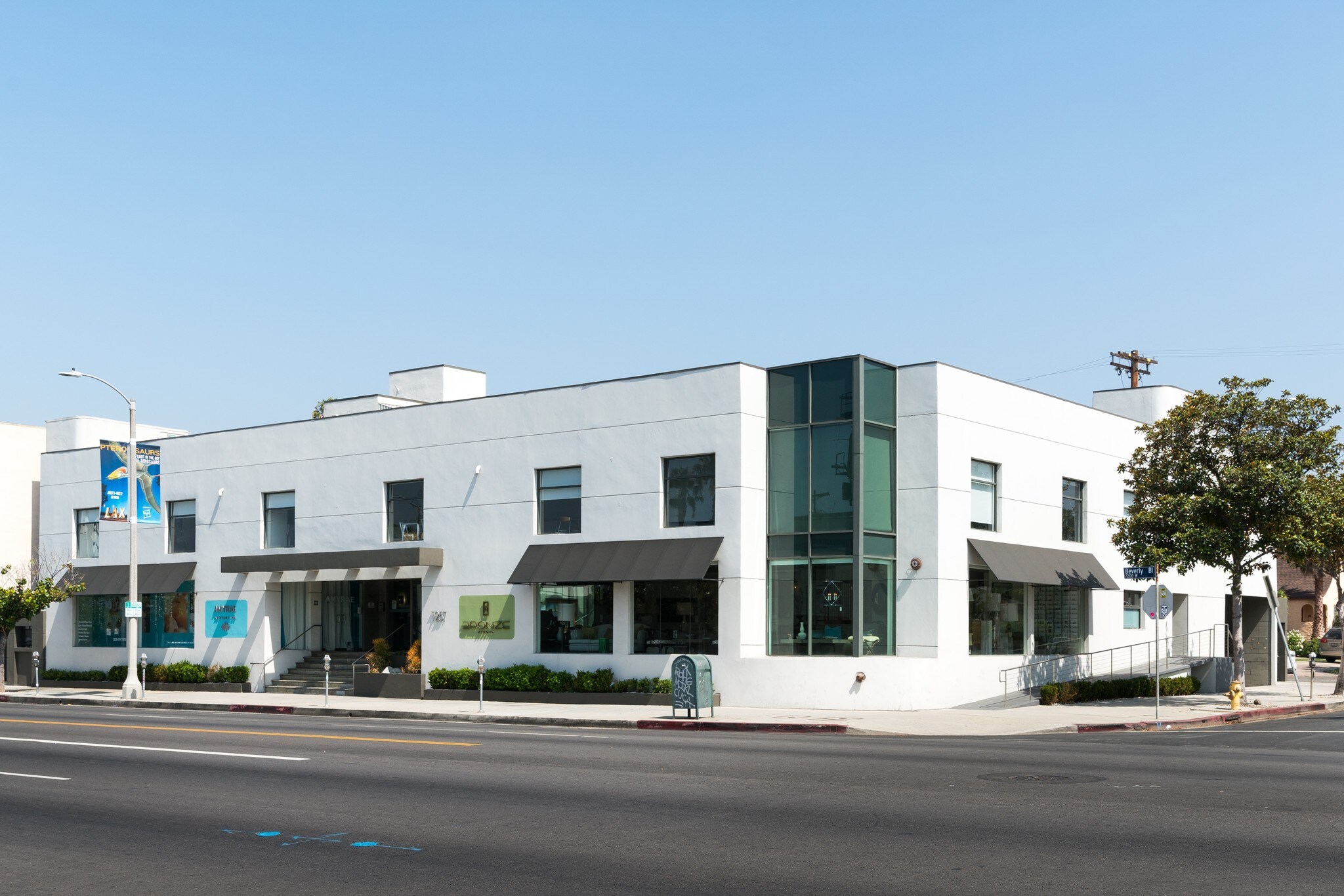 7257 Beverly Blvd, Los Angeles, CA à louer Photo principale– Image 1 sur 9
