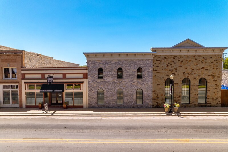 316 E Wallace St, San Saba, TX à vendre - Photo de l’immeuble – Image 3 sur 79