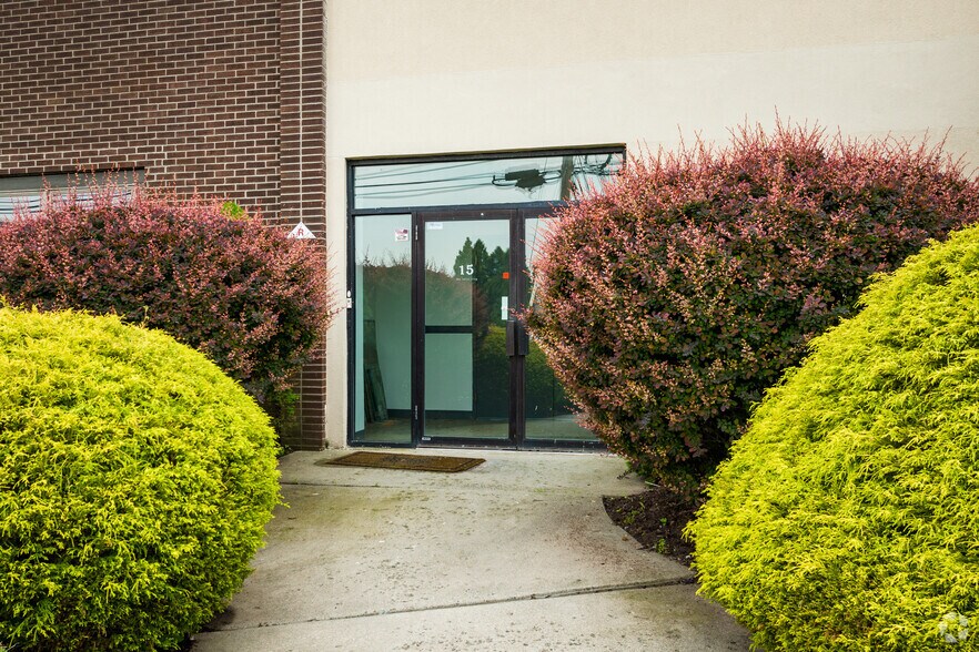 15-17 Daniel Rd, Fairfield, NJ à louer - Photo de l’immeuble – Image 3 sur 6