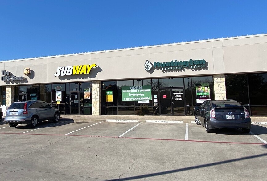 2820-2834 S Hulen St, Fort Worth, TX à louer - Photo de l’immeuble – Image 3 sur 7