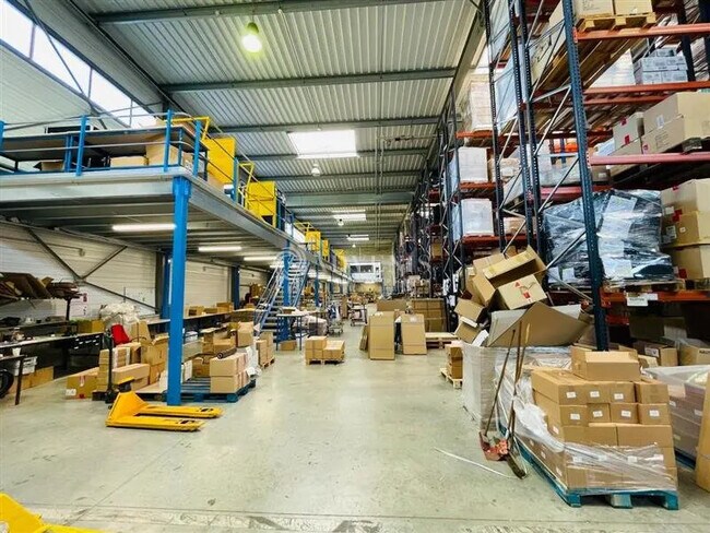 Plus de détails pour Industriel/Logistique à louer