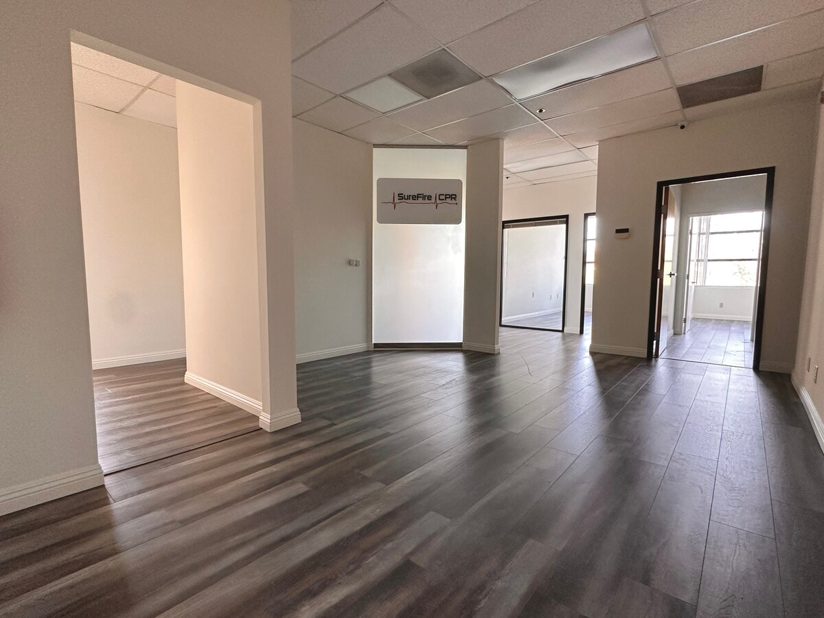 1111 Corporate Center Dr, Monterey Park, CA 91754 - Lot 306 - - Photo intérieure - Image 1 of 21