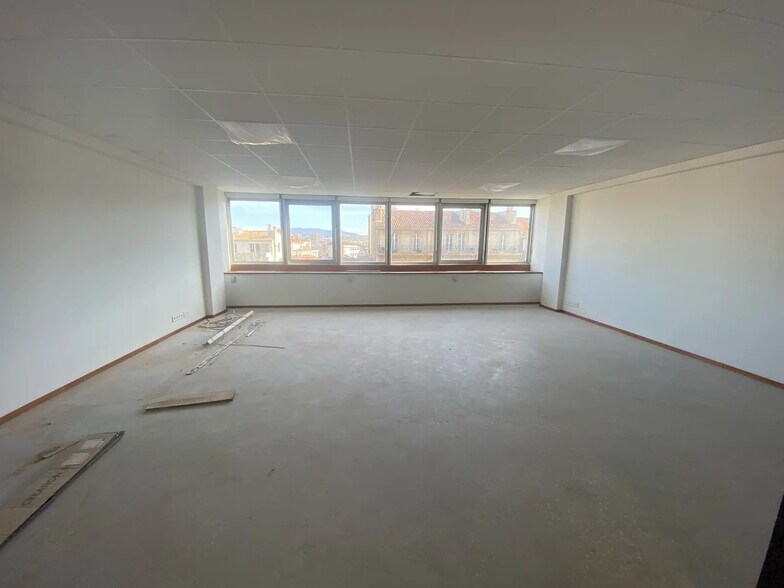 146 Rue Paradis, Marseille à louer - Photo de l’immeuble – Image 2 sur 5