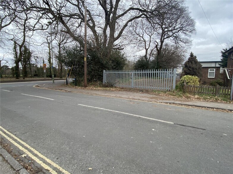 2 Verdon Av, Southampton à louer - Photo de l’immeuble – Image 1 sur 5