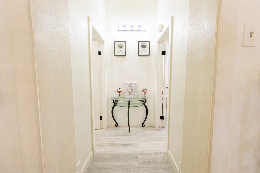 155 Sheridan Blvd, Lakewood, CO à vendre - Photo intérieure – Image 3 sur 21