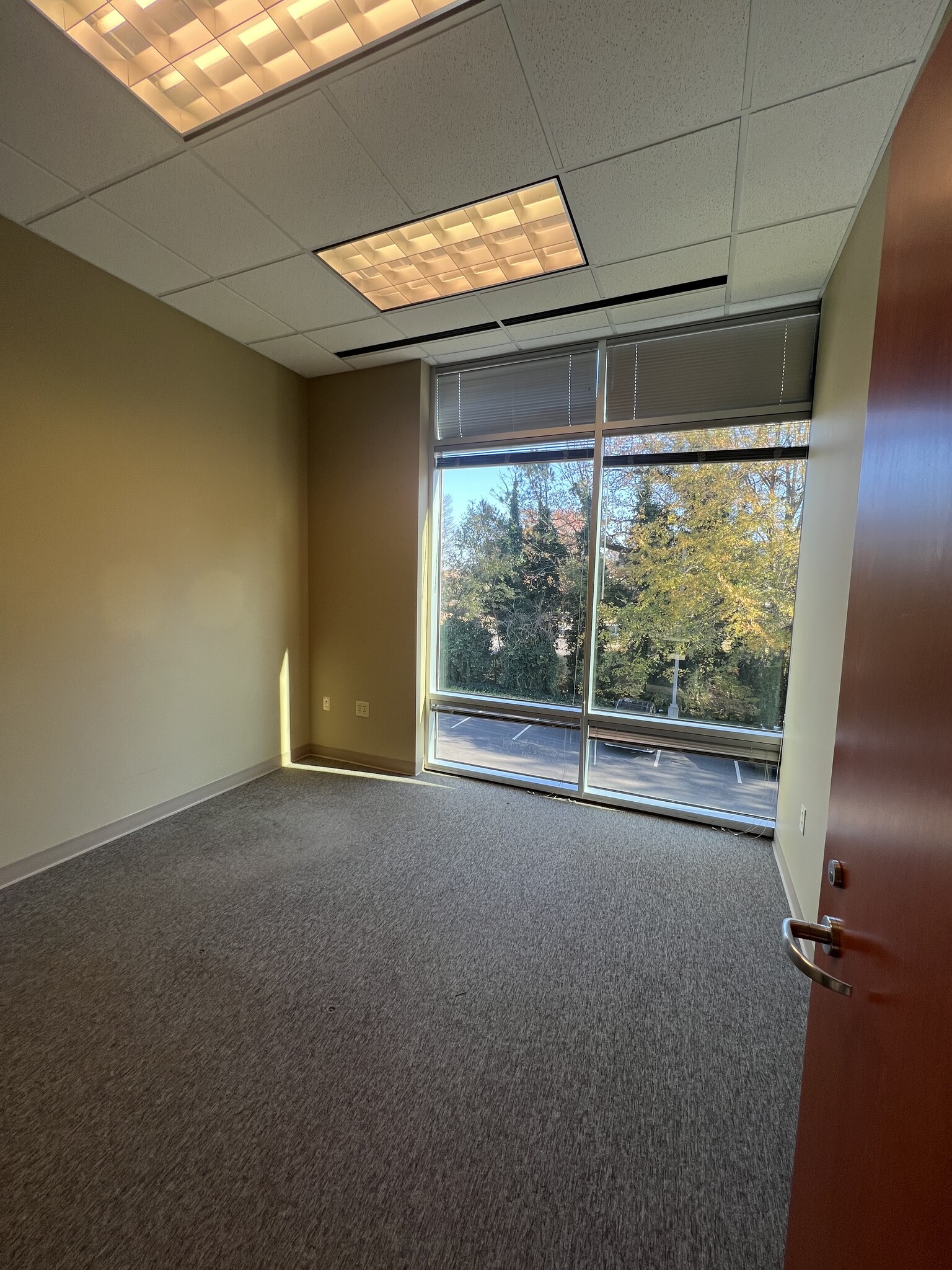 5448 Spalding Dr, Norcross, GA à louer Photo de l’immeuble– Image 1 sur 14