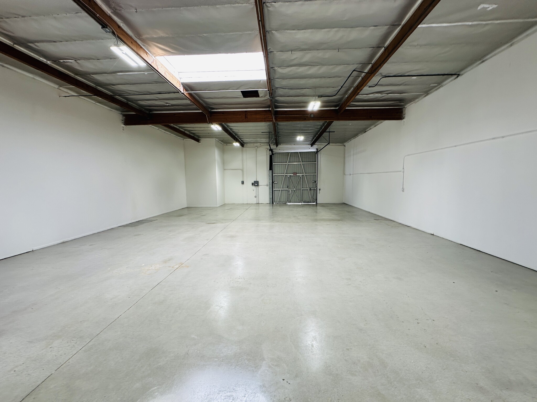 2700 S Main St, Santa Ana, CA à louer Photo intérieure– Image 1 sur 13