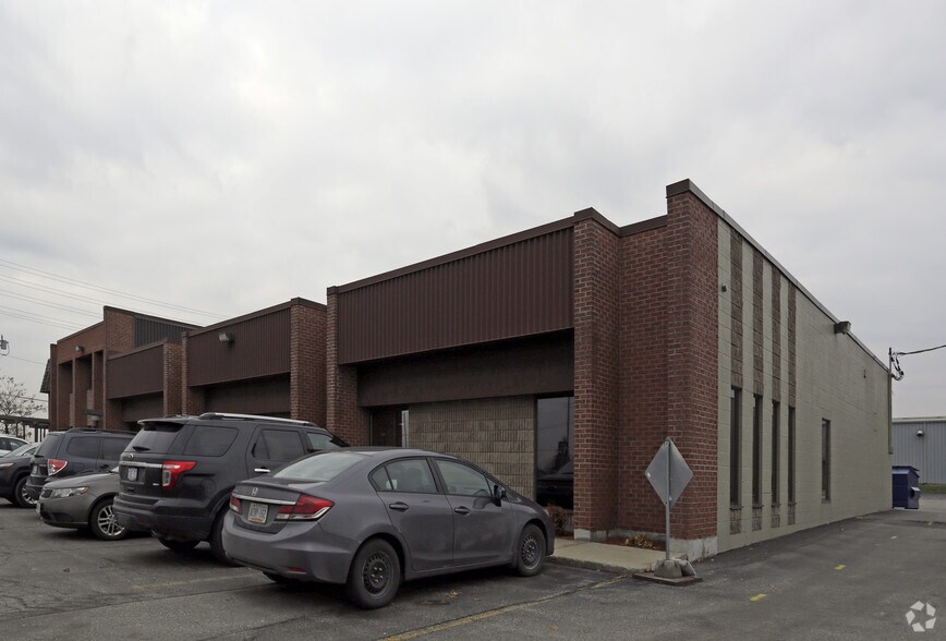 210 Sheldon Dr, Cambridge, ON à louer - Photo principale – Image 1 sur 9