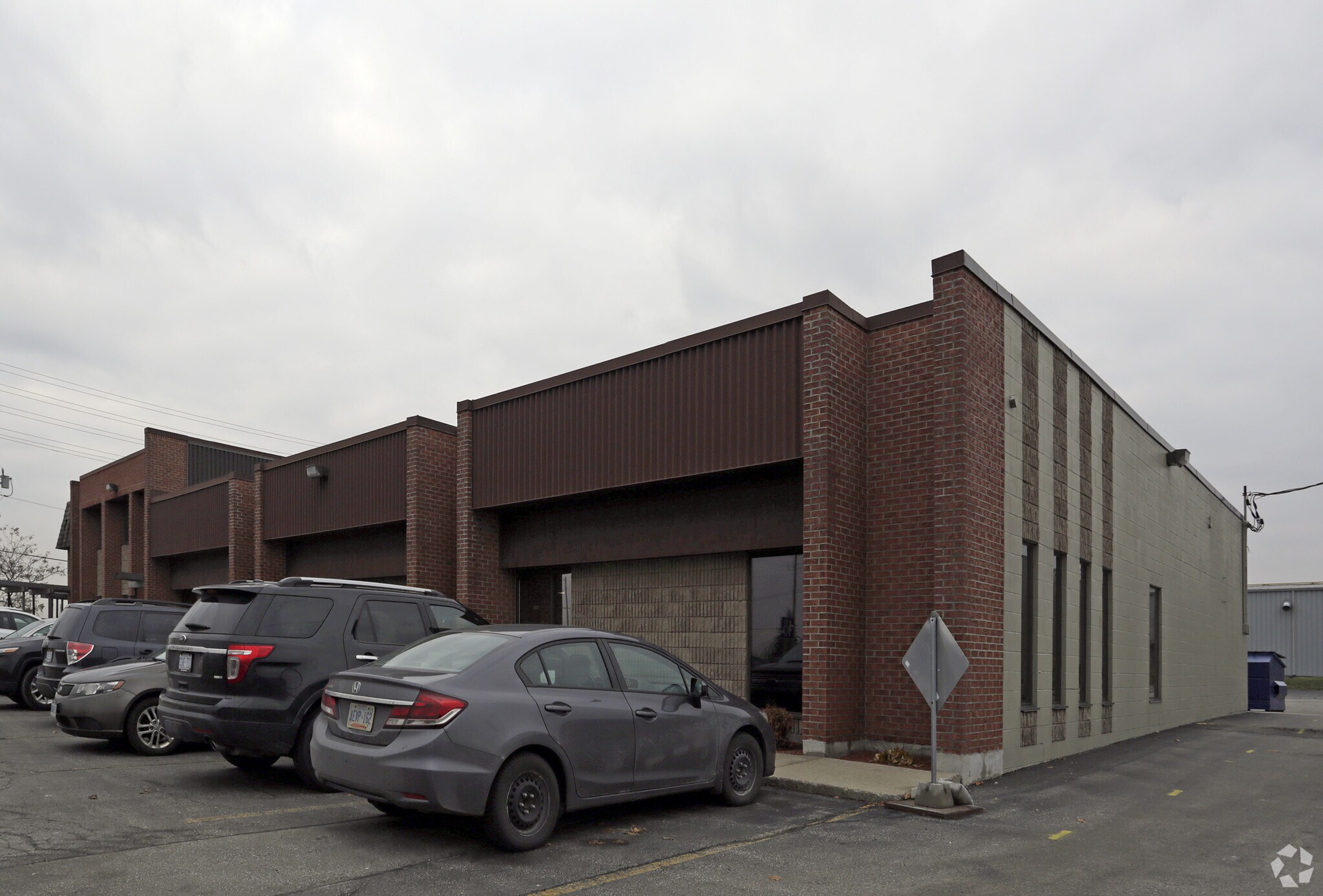 210 Sheldon Dr, Cambridge, ON à louer Photo principale– Image 1 sur 10