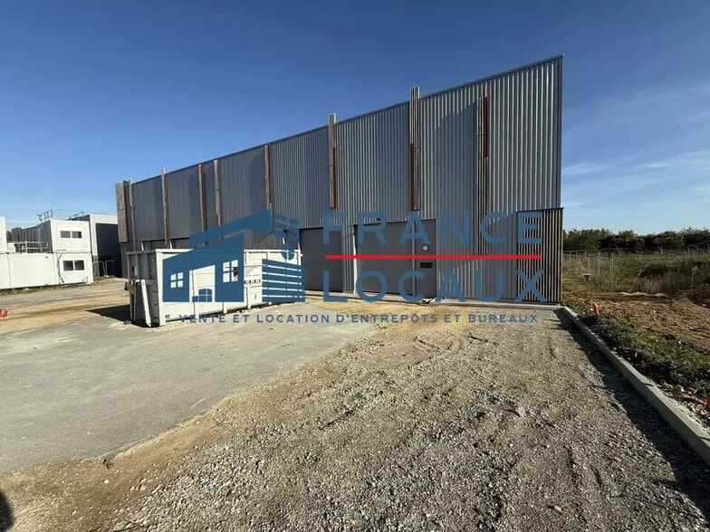 2 Avenue Du Noyer À La Malice, Louvres à vendre - Photo de l’immeuble – Image 2 sur 12