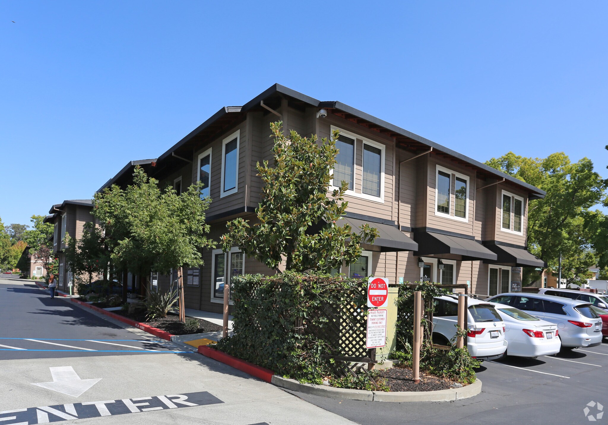 4713 1st St, Pleasanton, CA à louer Photo principale– Image 1 sur 6
