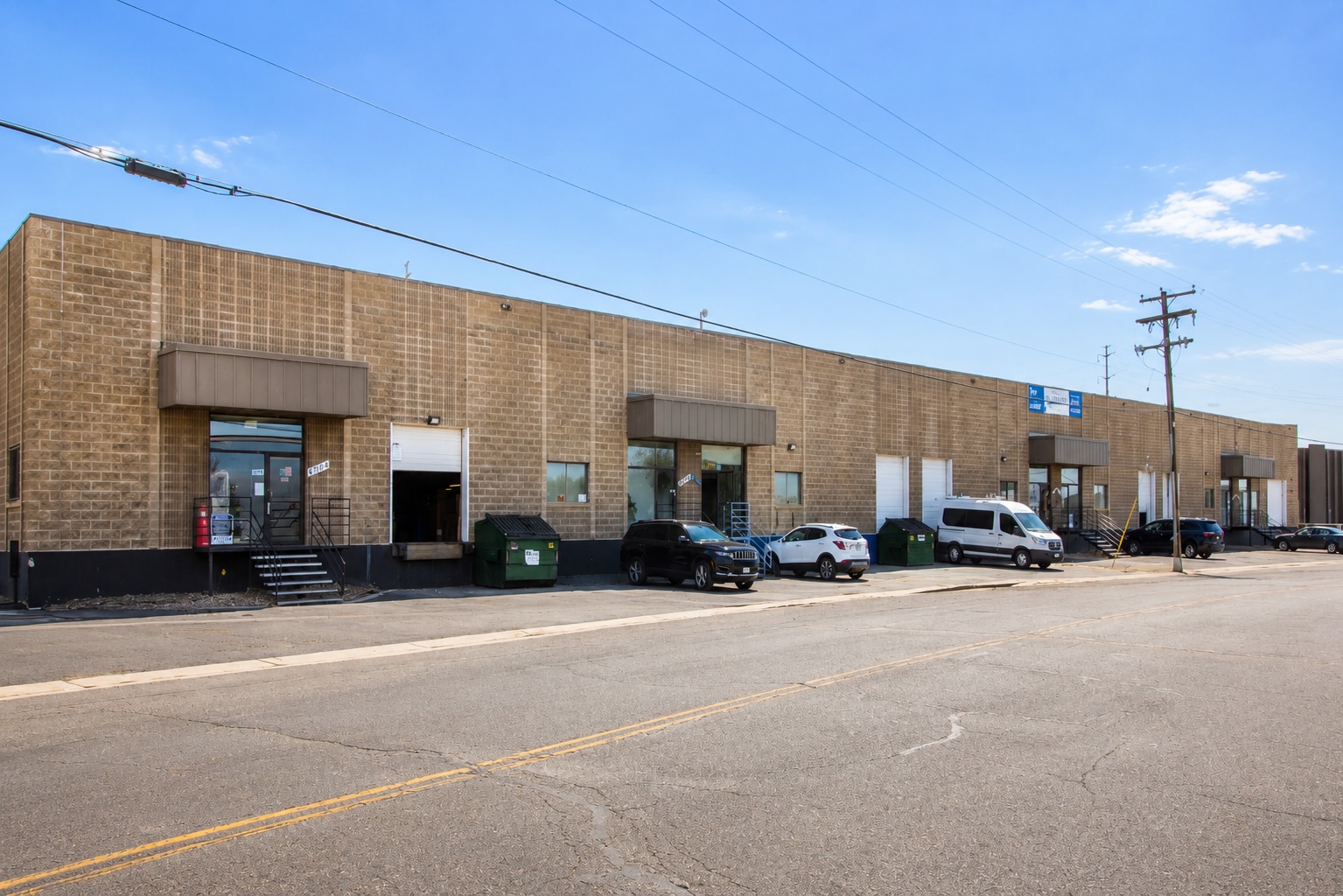 6100-6170 E 49th Dr, Commerce City, CO à louer Photo de l’immeuble– Image 1 sur 5