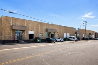 6100-6170 E 49th Dr, Commerce City, CO à louer Photo de l’immeuble– Image 1 sur 5