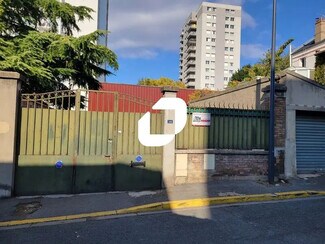 Plus de détails pour Local d'activités à louer