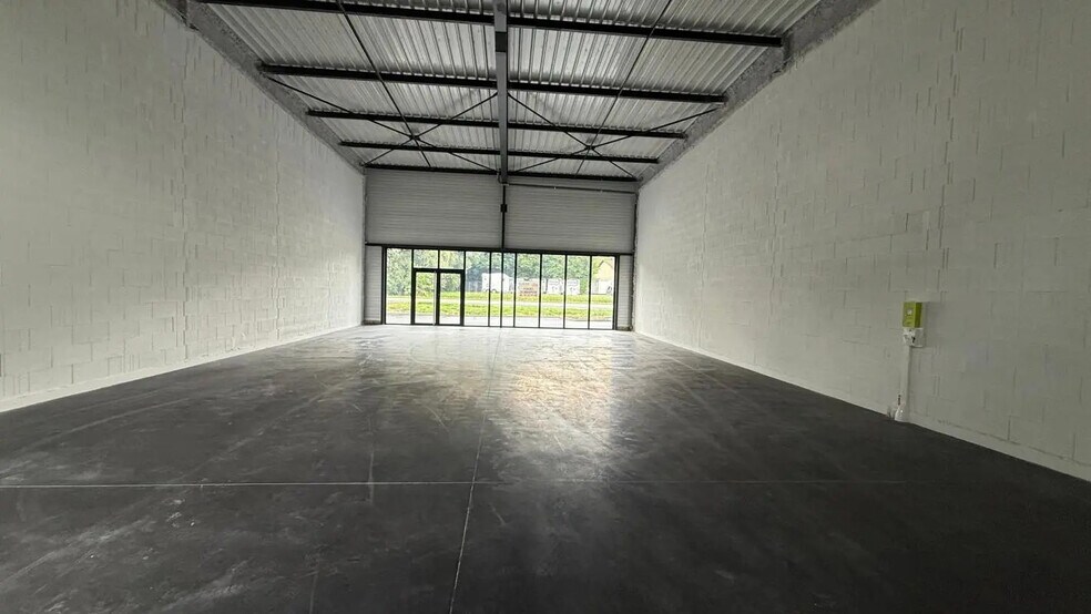 Industriel/Logistique dans Saint-Denis-lès-Bourg à vendre - Photo intérieure – Image 3 sur 6