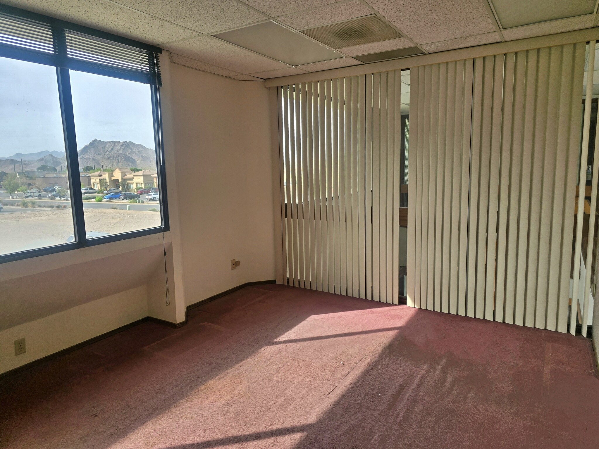 5862 Cromo Dr, El Paso, TX à louer Photo intérieure– Image 1 sur 9