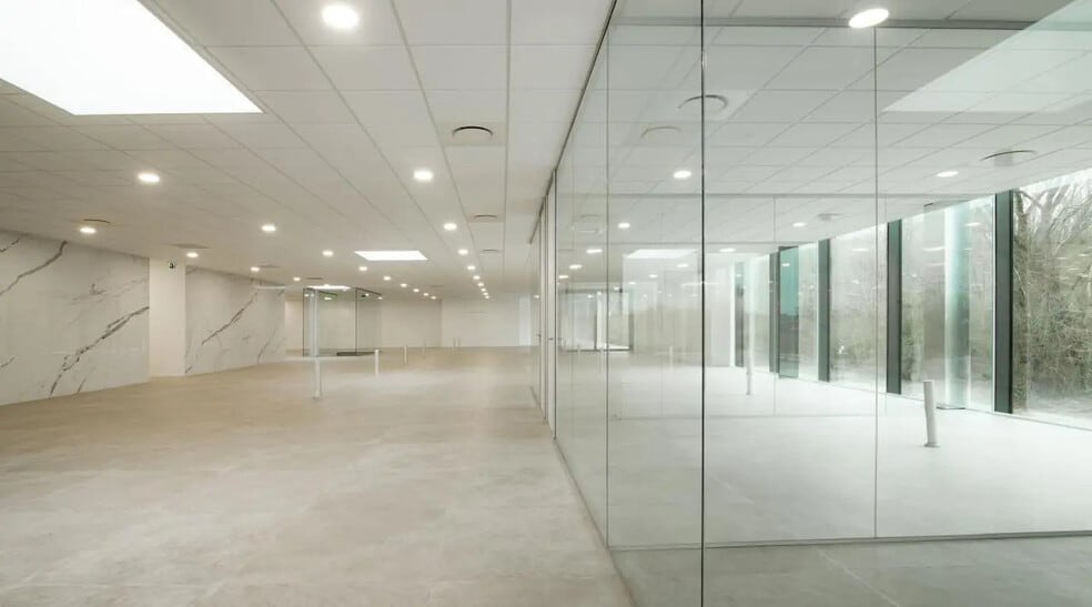 Local d’activités dans Le Mesnil-Amelot à louer - Photo intérieure – Image 3 sur 10