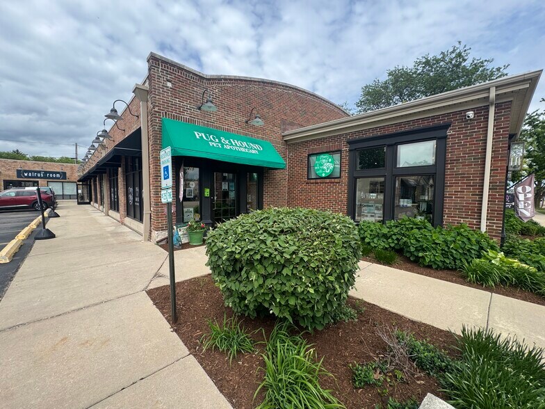 415 W State St, Geneva, IL à vendre - Photo principale – Image 1 sur 4