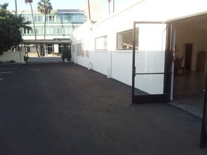 8549 Wilshire Blvd, Beverly Hills, CA à louer Photo de l’immeuble– Image 2 sur 2