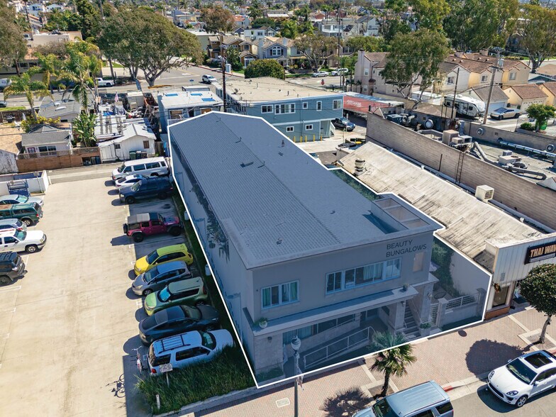 526 Main St, Huntington Beach, CA à vendre - Photo de l’immeuble – Image 3 sur 15