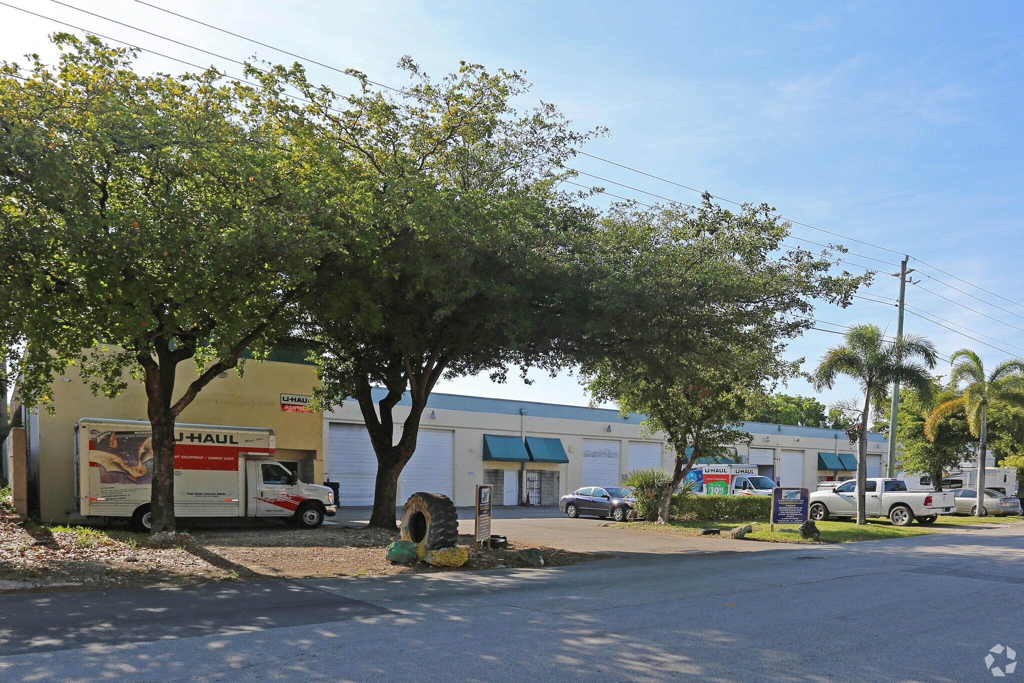 6405-6447 NW 82nd Ave, Miami, FL à louer Photo principale– Image 1 sur 10