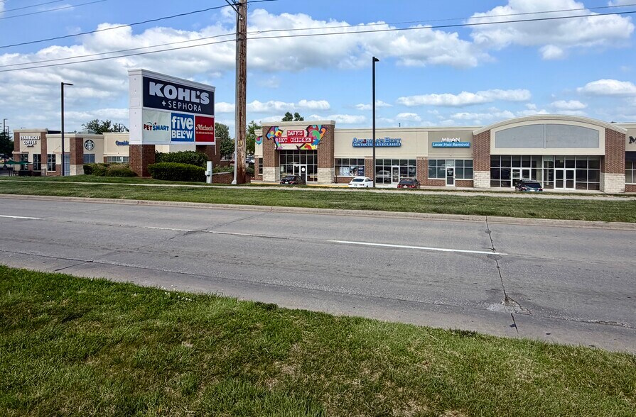 1805 SE Delaware Ave, Ankeny, IA à louer - Photo de l’immeuble – Image 1 sur 23