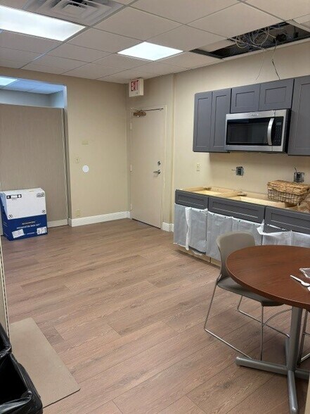 2160 W Atlantic Ave, Delray Beach, FL à louer - Photo intérieure – Image 2 sur 7