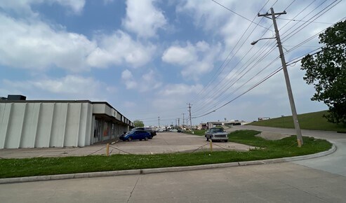 8702-8720 E 41st St, Tulsa, OK à louer - Photo de l’immeuble – Image 2 sur 3