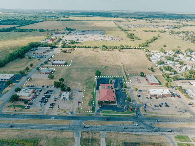 2022 Gore Boulevard, Lawton, OK à vendre - Aérien – Image 1 sur 2