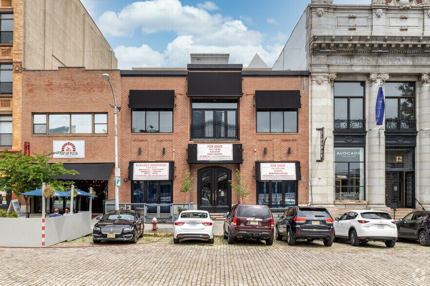 16-18 Hudson Pl, Hoboken, NJ à louer - Photo de l’immeuble – Image 1 sur 4