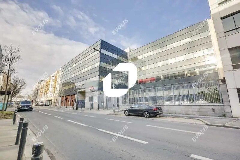 Bureau dans Saint-Denis à louer - Photo de l’immeuble – Image 1 sur 14