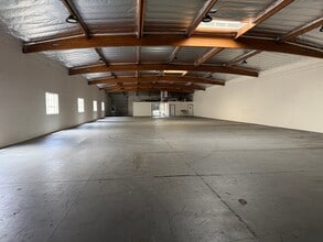 19761 Bahama St, Northridge, CA à louer Photo intérieure– Image 2 sur 7