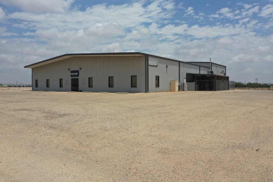 5718 N County Road 1287, Midland, TX à vendre - Photo de l’immeuble – Image 2 sur 18