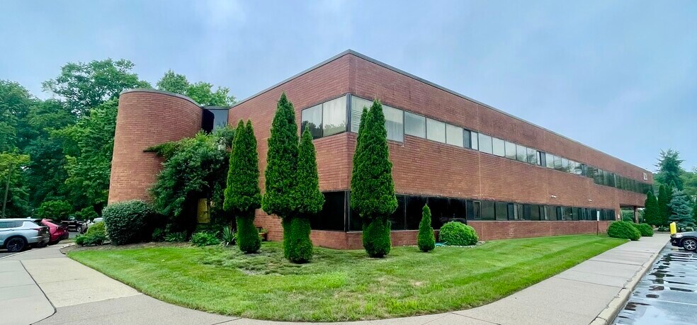 123 Franklin Corner Rd, Lawrenceville, NJ à vendre - Photo de l’immeuble – Image 1 sur 10