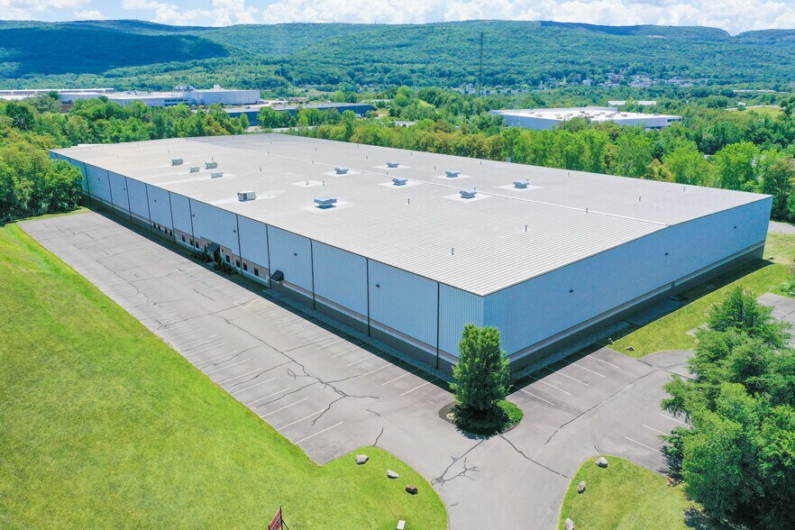 175 New Commerce Blvd, Wilkes Barre, PA à louer - Aérien – Image 2 sur 3