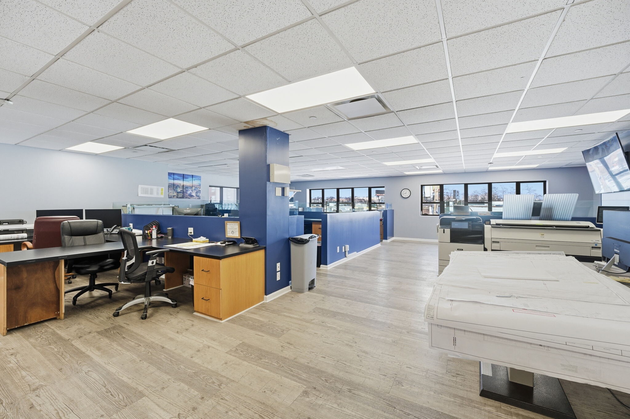 5968 55th Dr, Maspeth, NY à louer Photo intérieure– Image 1 sur 12