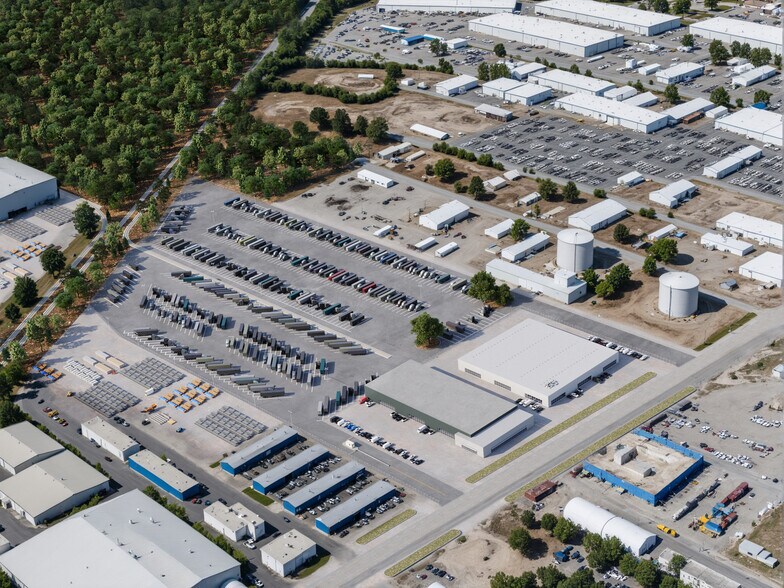 647 N WW White Rd, San Antonio, TX à louer - Photo de l’immeuble – Image 3 sur 3