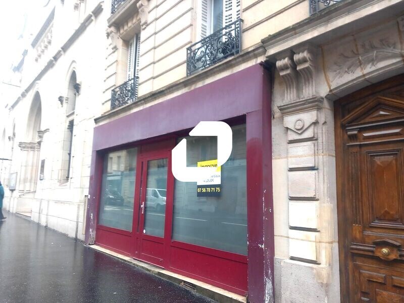 Local commercial dans Paris à louer Photo de l’immeuble– Image 1 sur 4