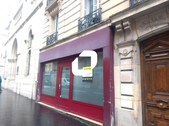 Plus de détails pour Local commercial à louer